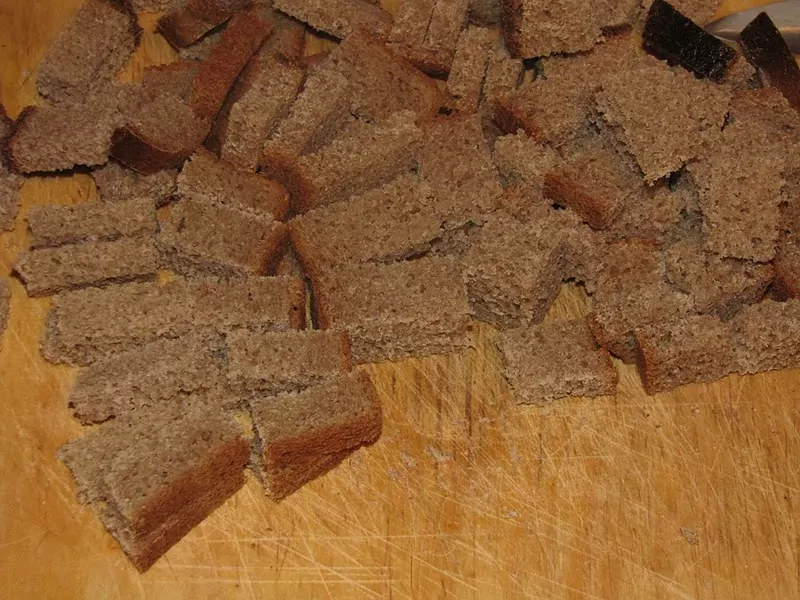 Grauzdiņu salāti ar konservētu kukurūzu un tomātiem