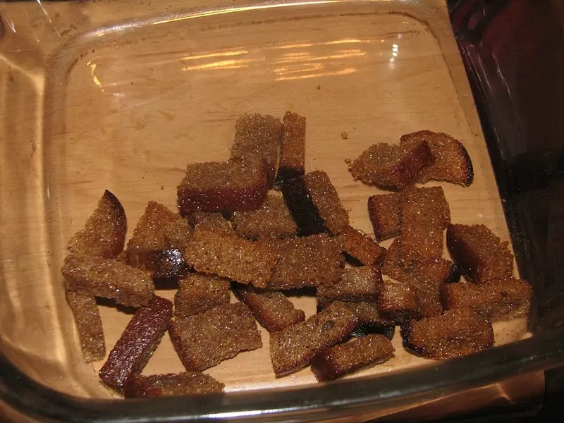 Grauzdiņu salāti ar konservētu kukurūzu un tomātiem