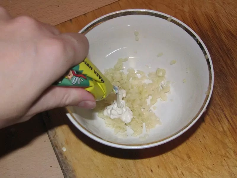 Grauzdiņu salāti ar konservētu kukurūzu un tomātiem