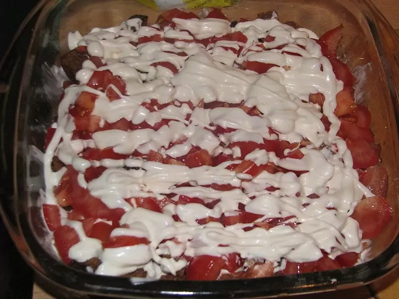 Grauzdiņu salāti ar konservētu kukurūzu un tomātiem