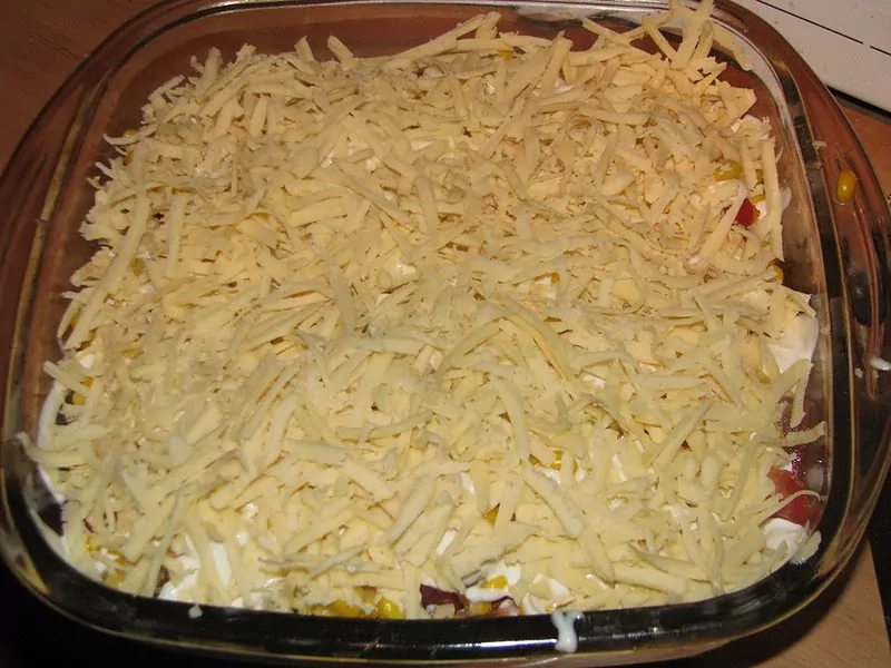 Grauzdiņu salāti ar konservētu kukurūzu un tomātiem