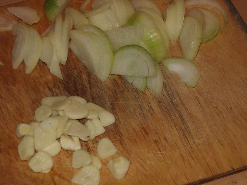 Cepeškrāsnī ceptas cūkgaļas šķēles