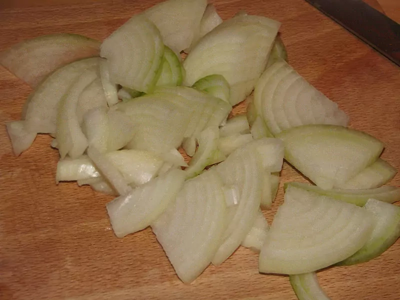 Ceptas reņģes tomātu mērcē