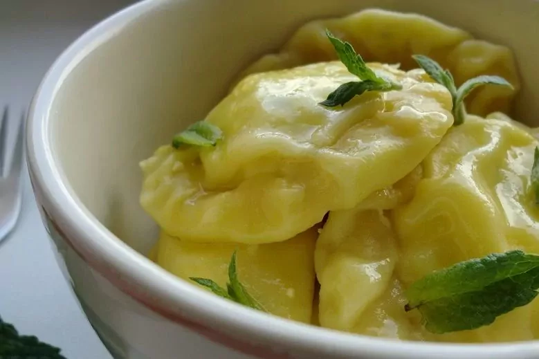 Naminiai koldūnai su varške ir mėtomis