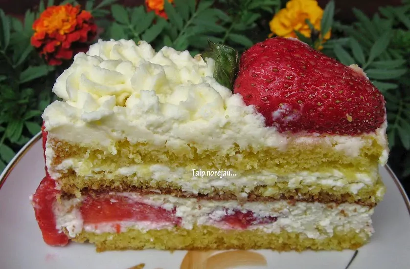 Tortas "Braškinė svajonė" - toks skanus, kad gaminkite iškart du!