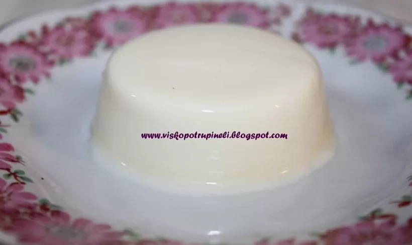 Grietinėlės desertas "Panna cotta"