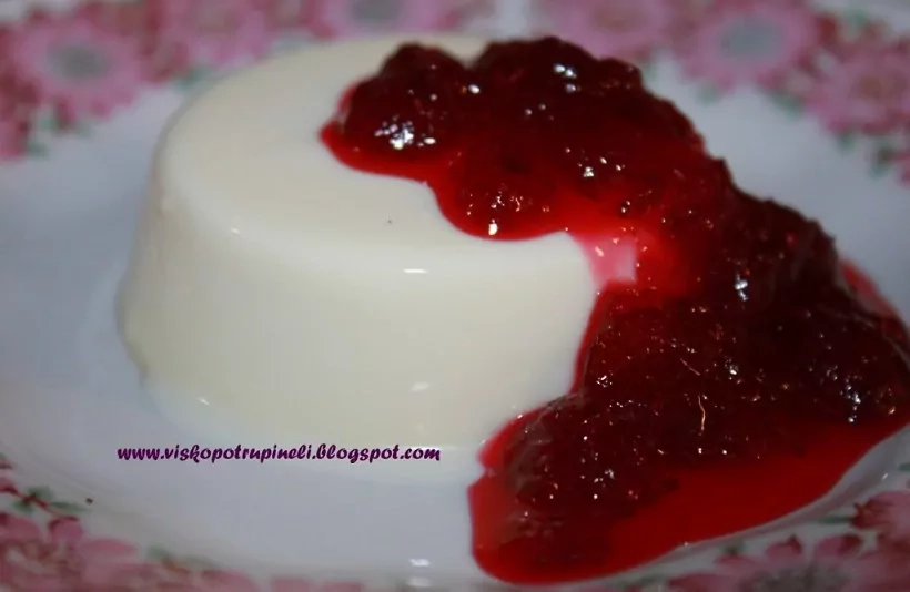 Grietinėlės desertas "Panna cotta"