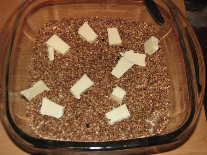 Cepeškrāsnī cepta vista ar griķiem