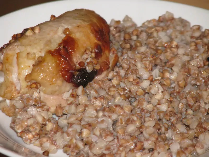 Cepeškrāsnī cepta vista ar griķiem