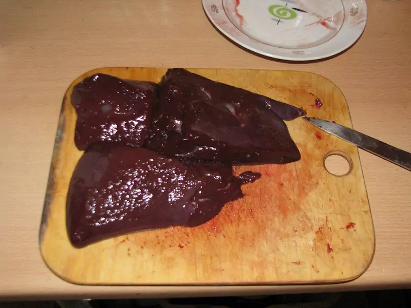 Ceptas aknas ar sīpolu mērcīti