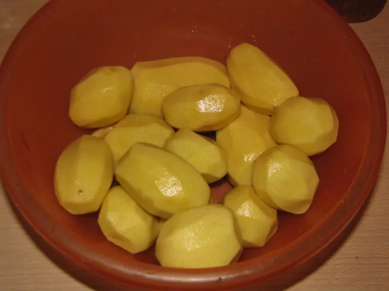 Kartupeļu daiviņas cepeškrāsnī ar ķimenēm