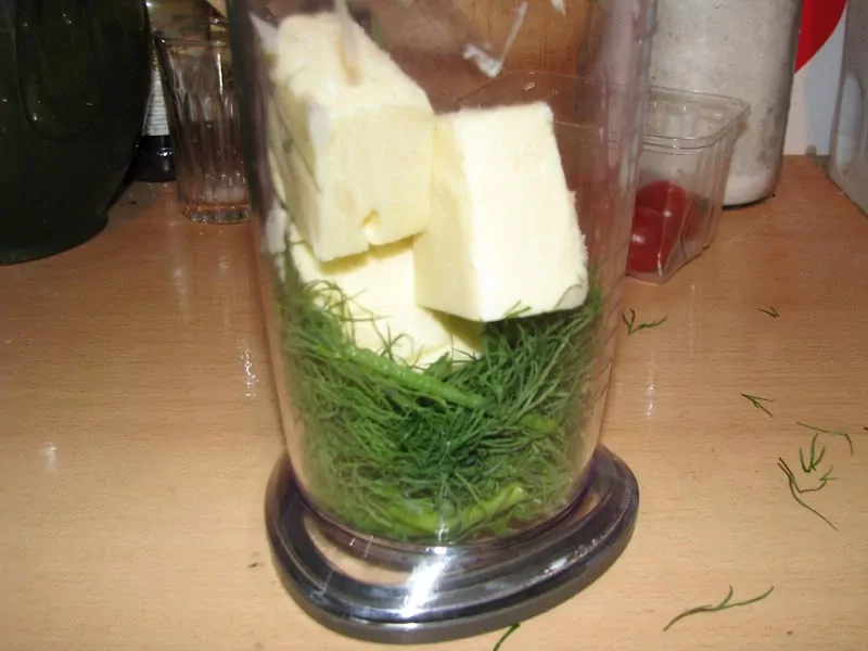 Vistas fileja ar zaļumu sviestu