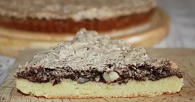 Pyragas su riešutų - šokolado plutele (negalvojau, kad bus toks nuostabus!)