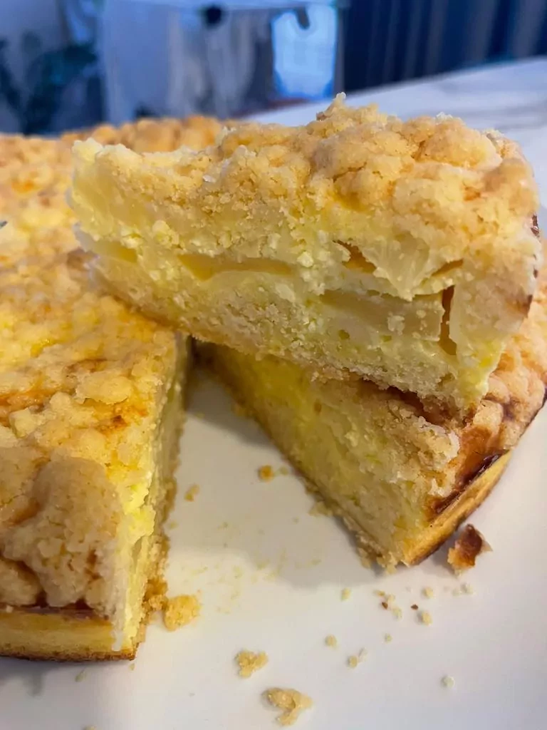 Varškės ir obuolių pyragas pagal Laurą su sviestinės tešlos pagrindu