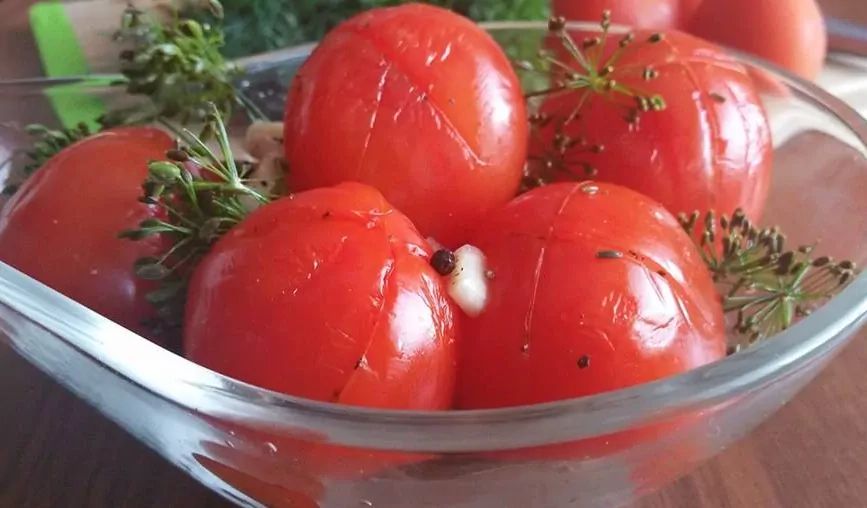 Greitai, sausuoju būdu raugti pomidorai