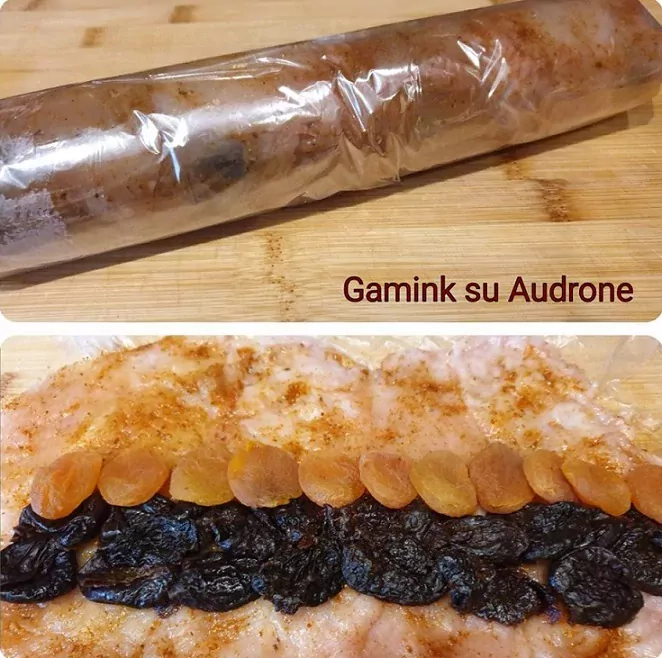 Vištienos krūtinėlių vyniotinis su abrikosais ir džiovintomis slyvomis