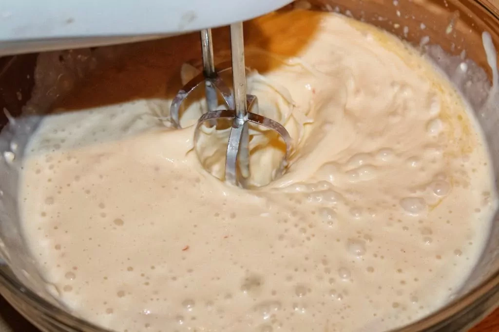 Siera kēkss ar saulē kaltētiem tomātiem