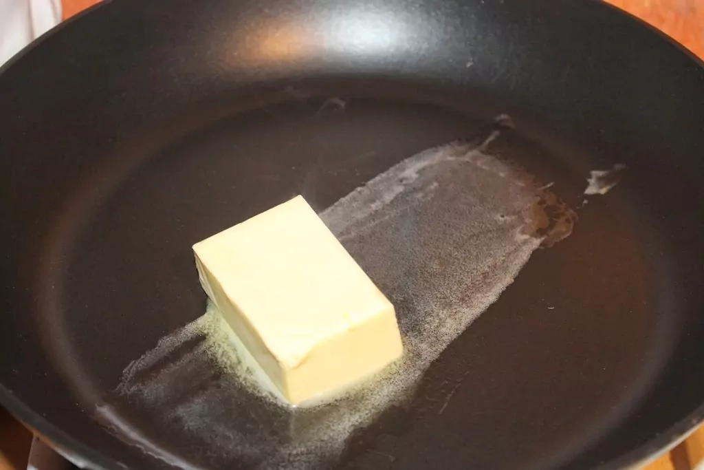 Ķirbja krēmzupa ar ingveru un svaigais krēmsiers