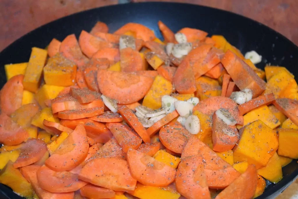 Ķirbja krēmzupa ar ingveru un svaigais krēmsiers