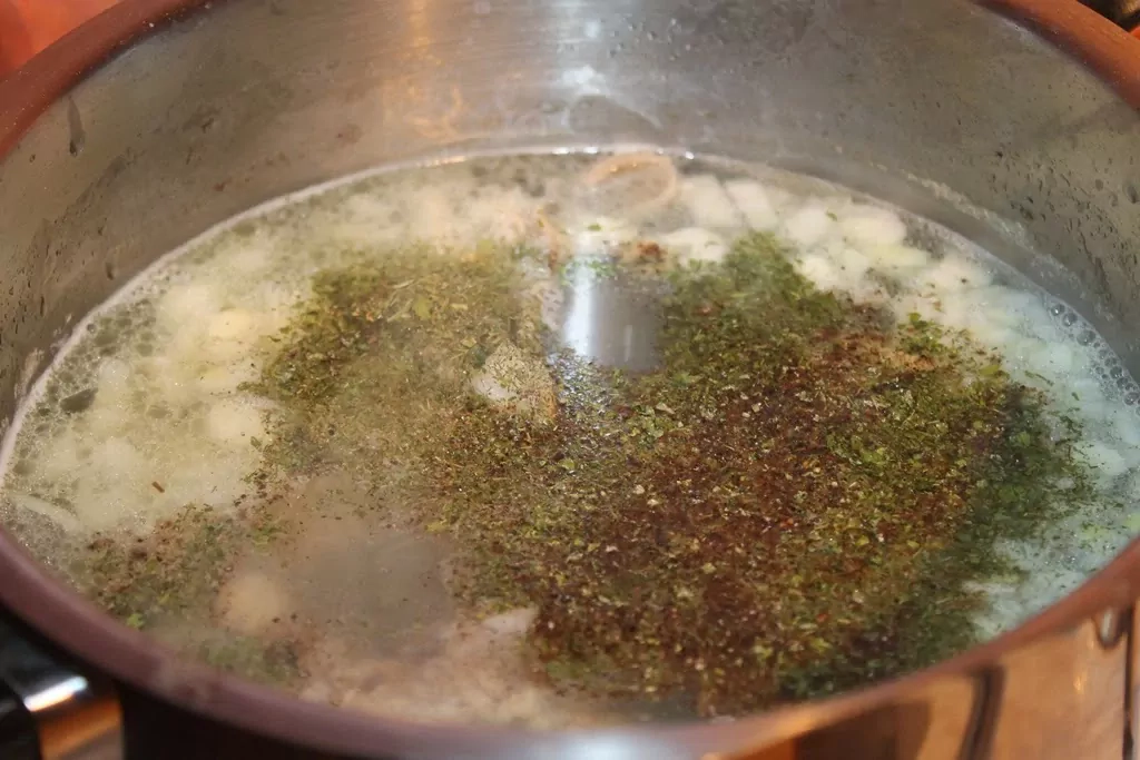 Ziedkāposta un puravu biezzupa