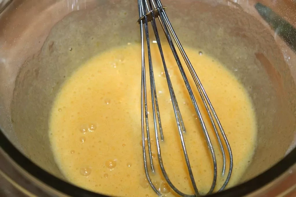 Ceptā siera kūka ar krēmsieru un saldo krējumu