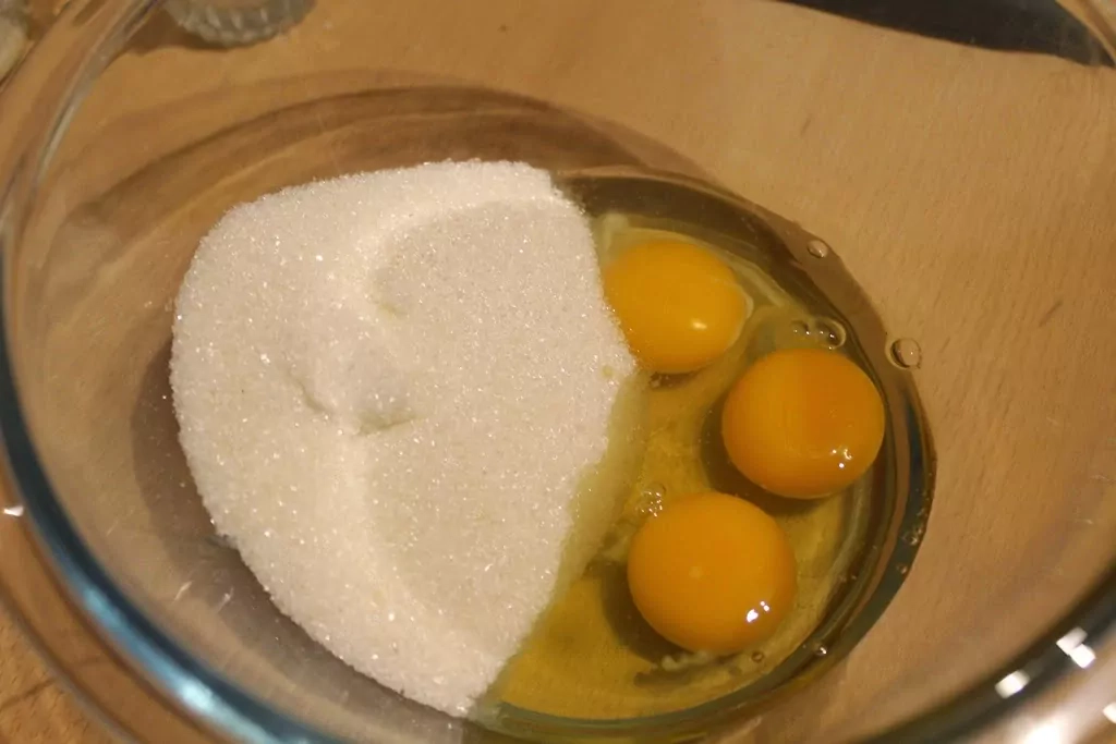 Jogurta mafini ar persikiem