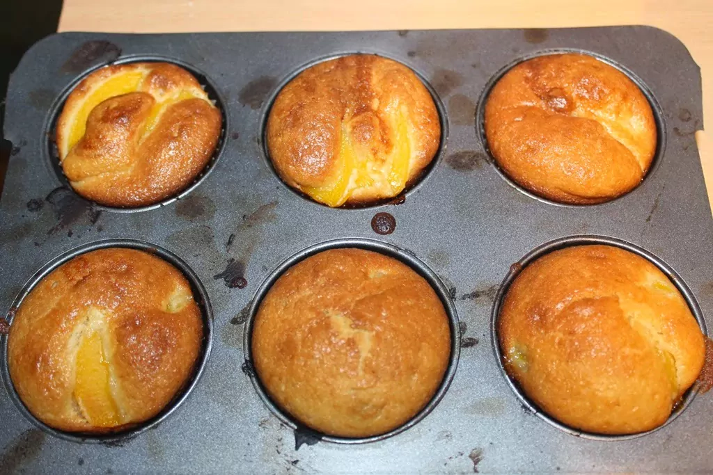 Jogurta mafini ar persikiem