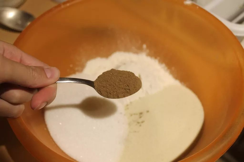 Siltais ābolu pīrāgs ar mannu