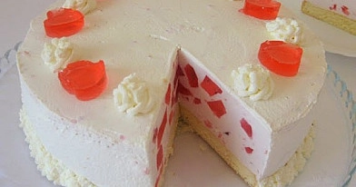 Tortas "Jogurtinis žemuoginis musas"