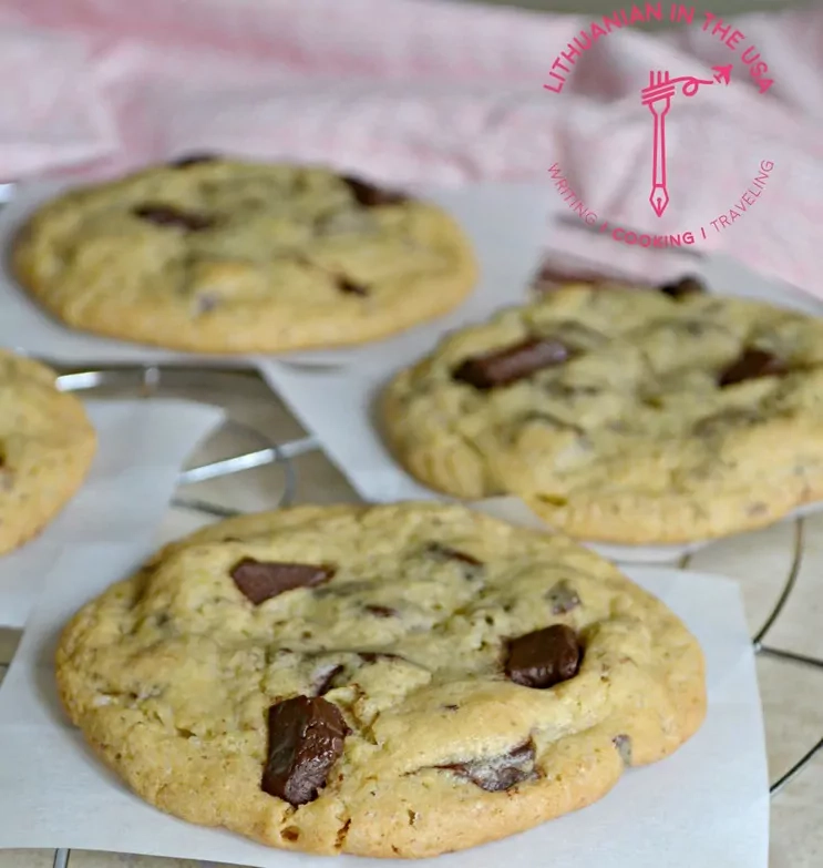 Lengvai ir greitai paruošiami amerikietiški sausainiai su šokolado gabalėliais