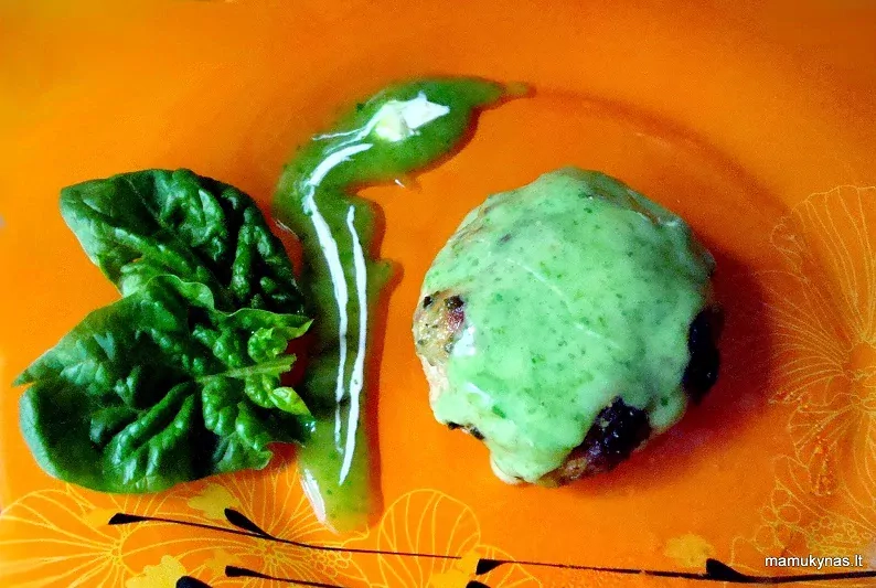 Kotletai su špinatais ir varške orkaitėje