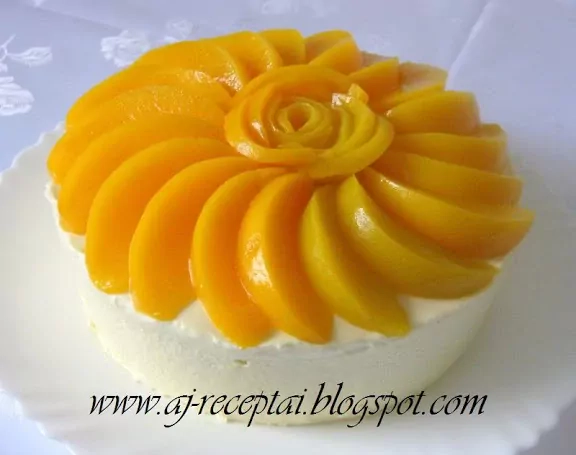 Mangų - persikų tortas
