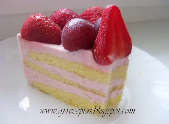 Tortas "Braškinė gaiva"