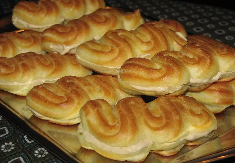 Plikytukai su varškės kremo įdaru