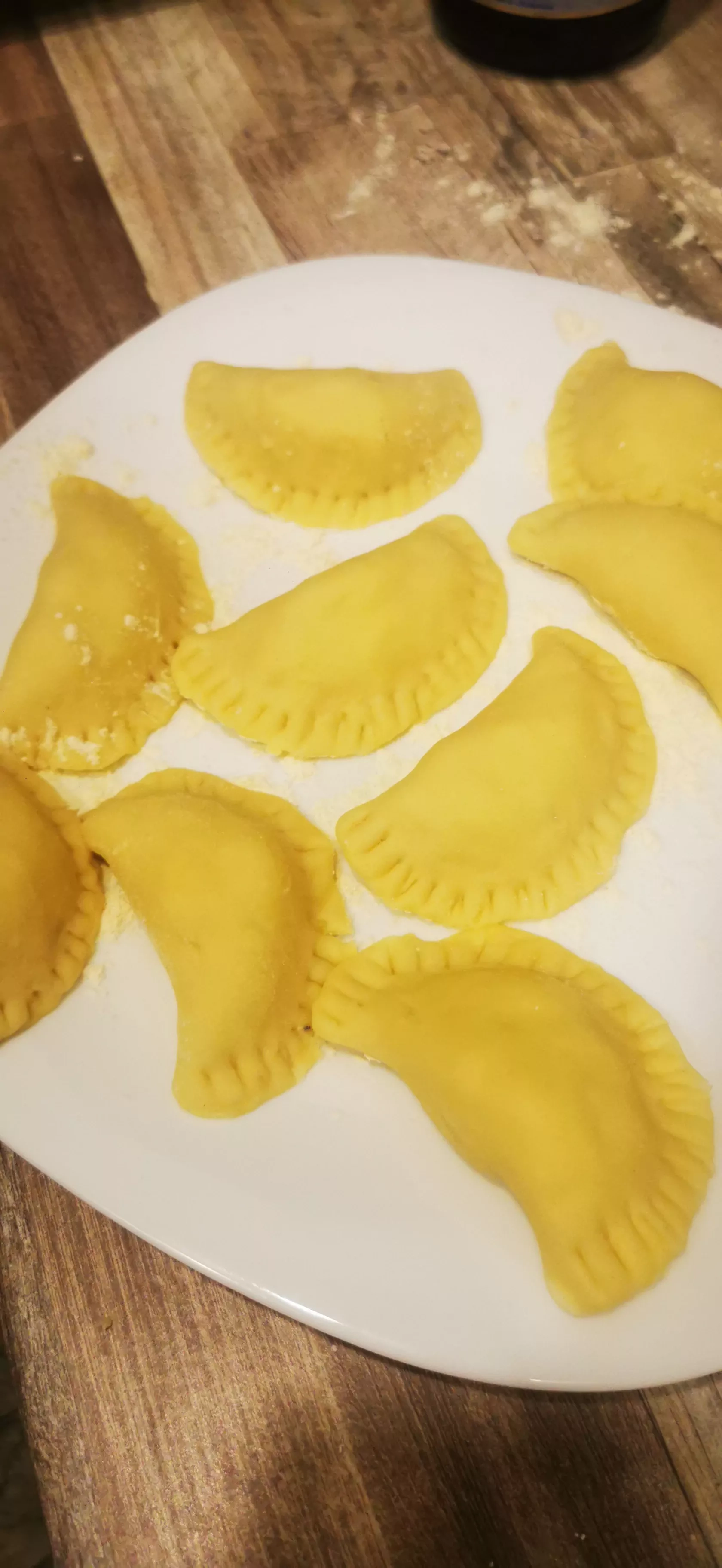 Virtinių arba koldūnų tešla, kuri NESITRAUKIA