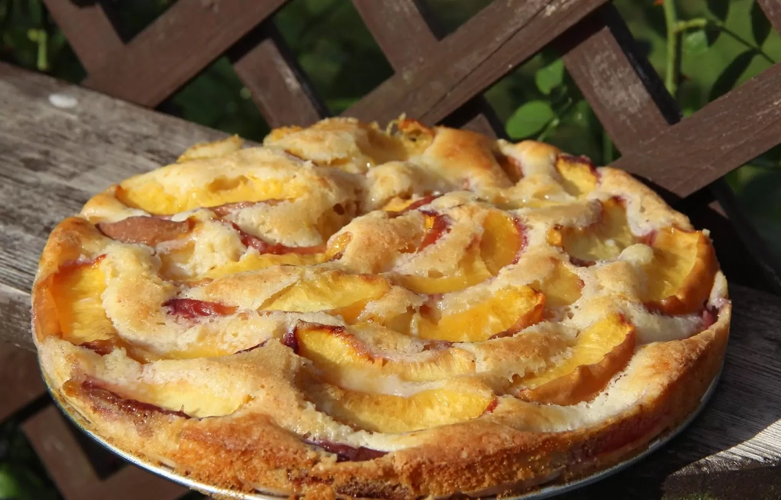 Skaniausias šviežių persikų pyragas