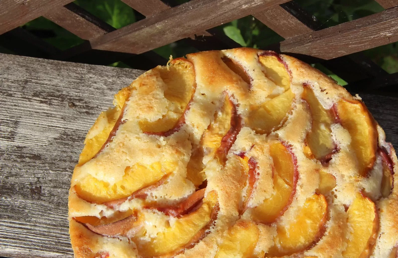 Skaniausias šviežių persikų pyragas