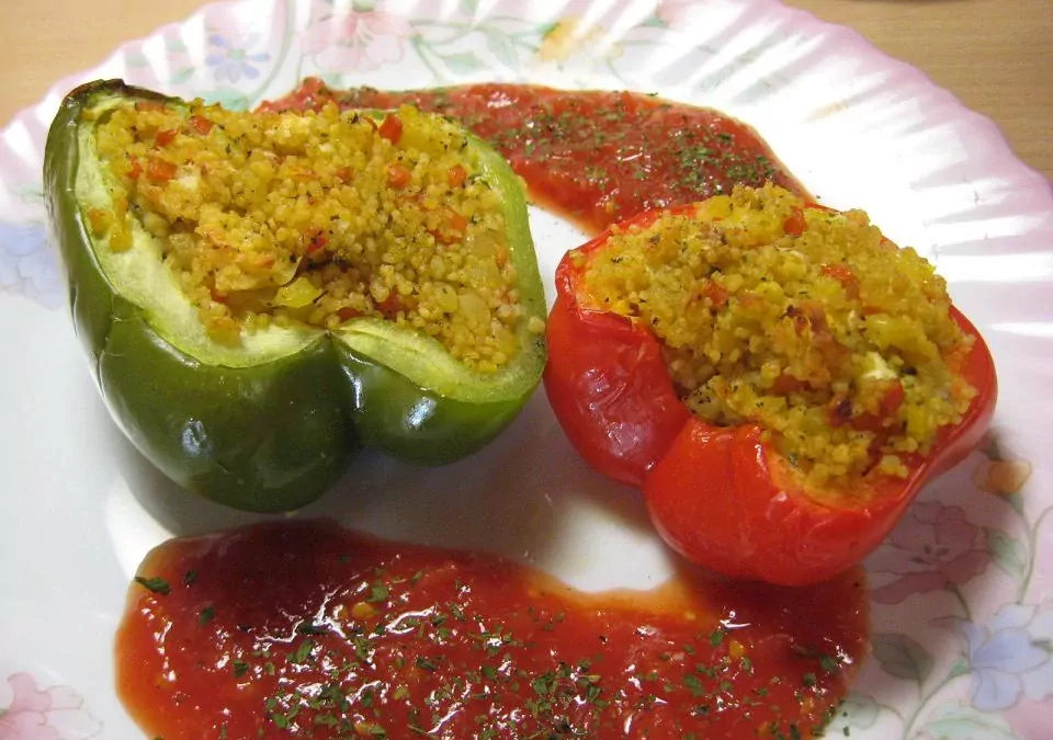 Paprika, įdaryta kuskuso kruopomis