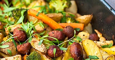 Ofenkartoffeln mit Gemüse und Lamm-Merguez