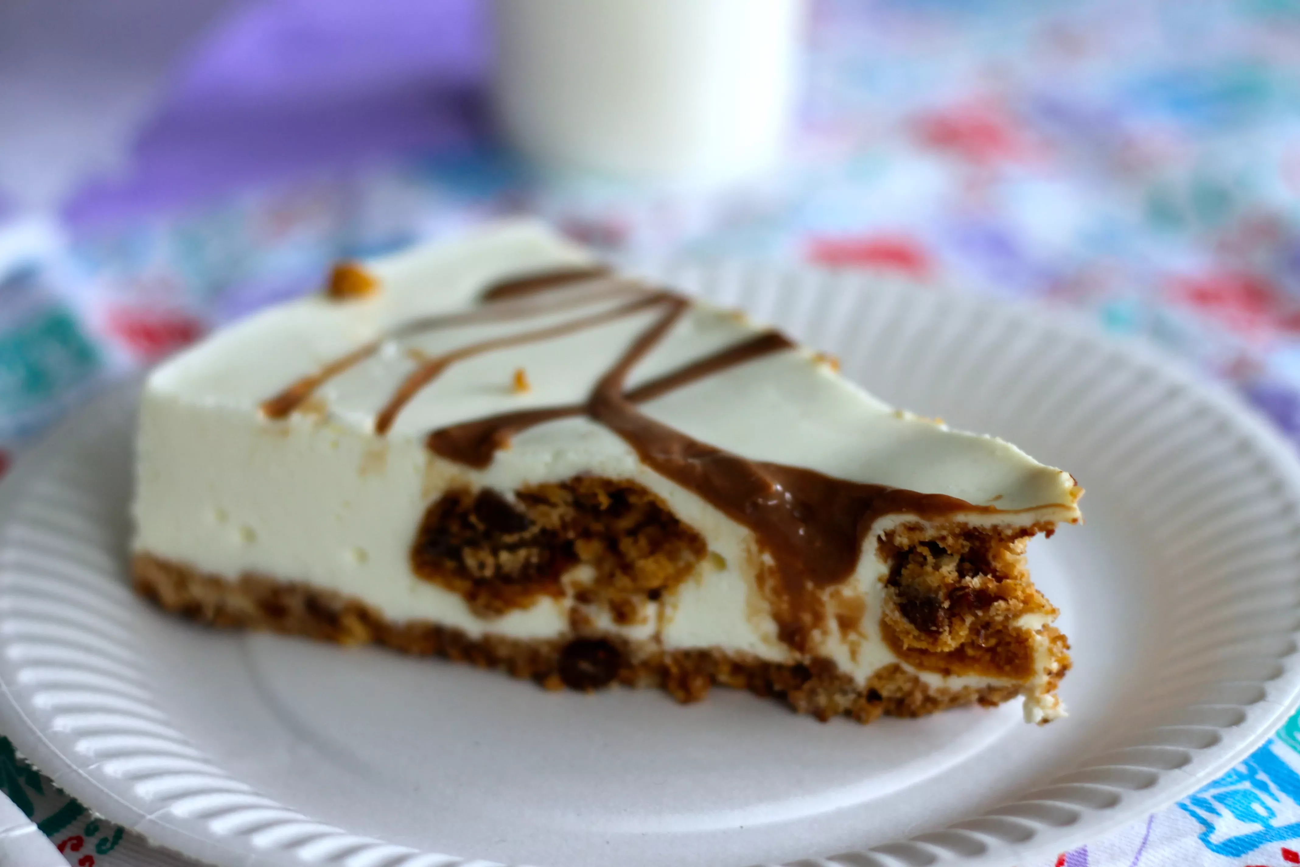 Nekeptas sūrio pyragas su sausainiais