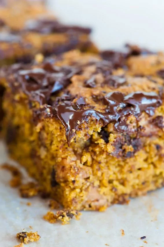 Pumpkin Peanut Butter Blondies - Kürbis-Erdnusscreme-Kuchen