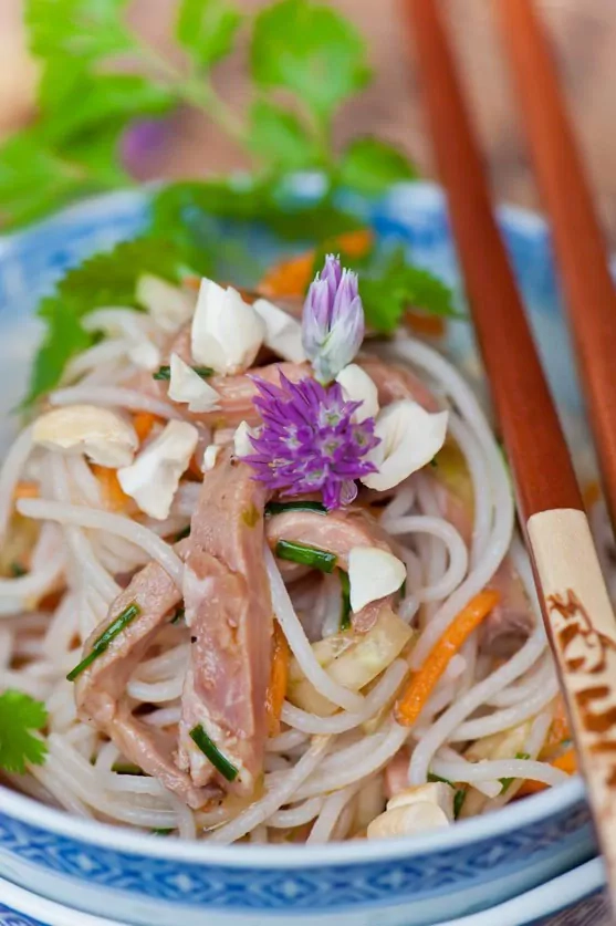 Nudelsalat mit Rindfleisch Asia-Style