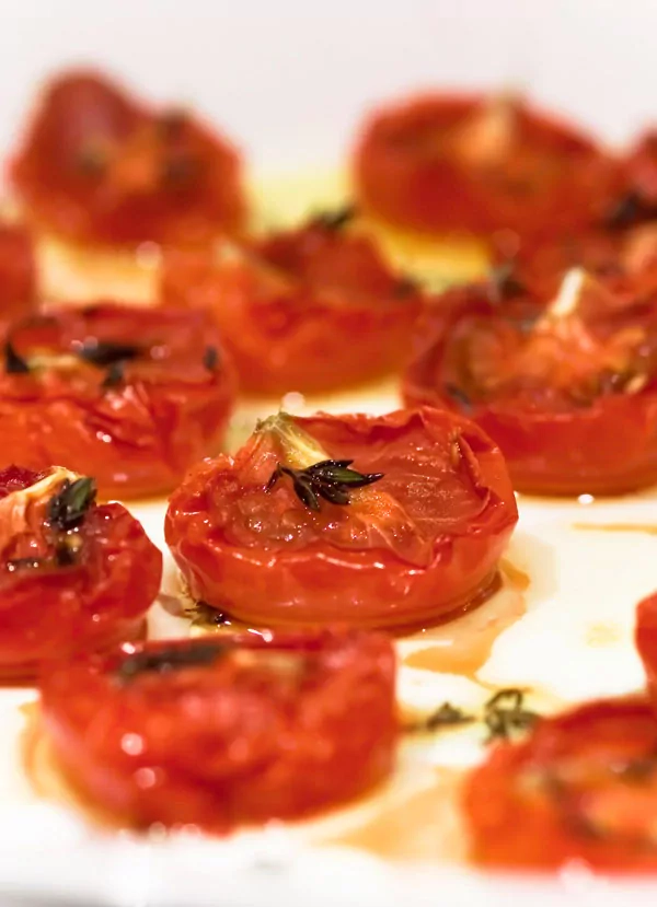 Risotto mit Gorgonzola, halbgetrockneten Tomaten und Pinienkernen