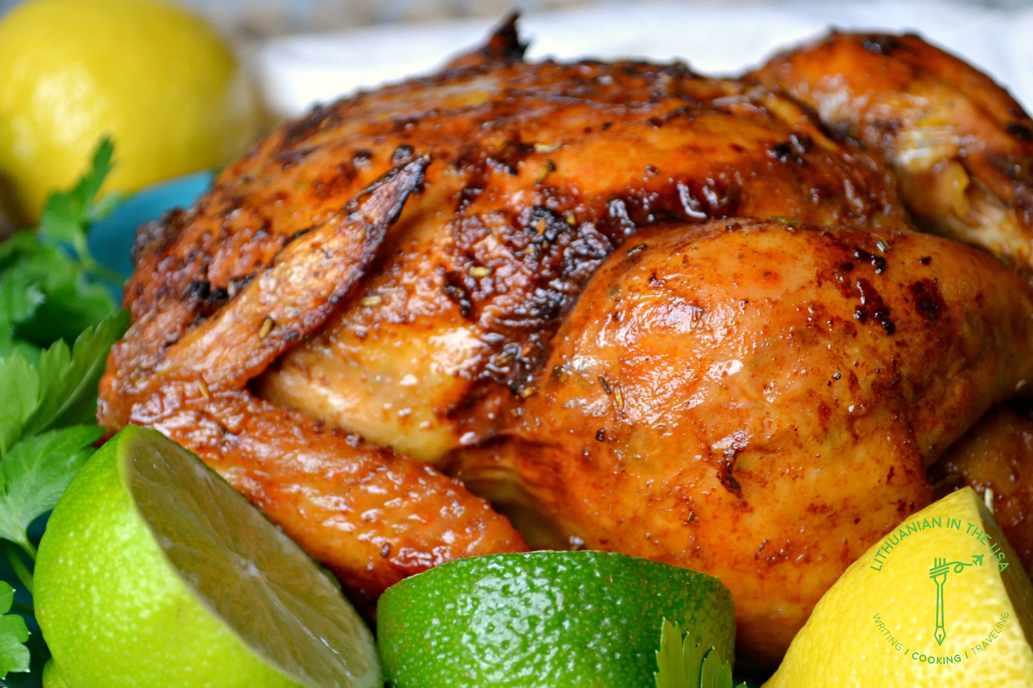 Šventinė kepta višta su citrina ir česnaku