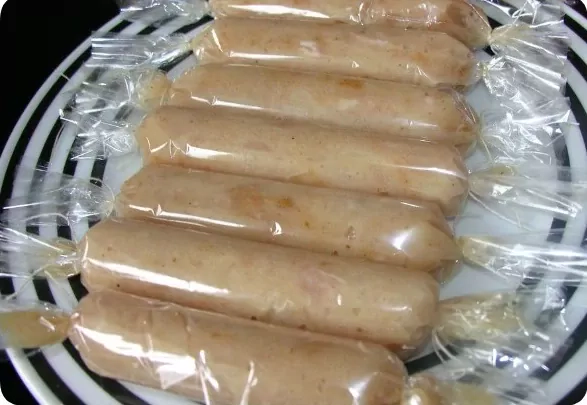 Naminės vištienos dešrelės : Šio recepto dėka daugiau parduotuvėse nebeperku