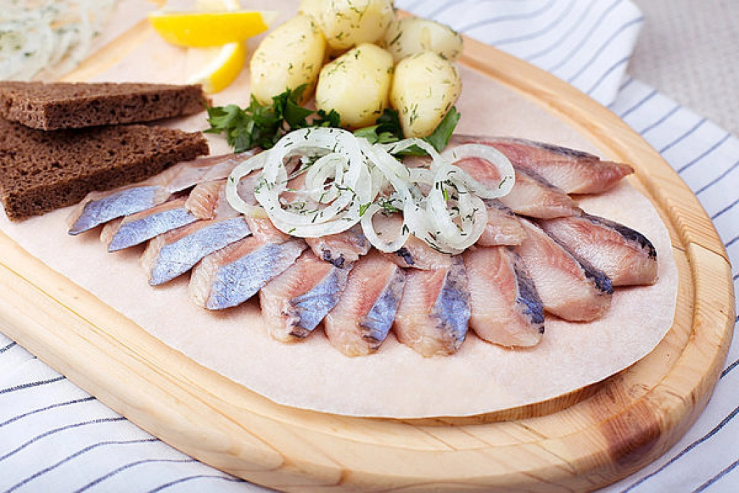 Kaip skaniai sūdyti silkę? Išsaugokite receptą!