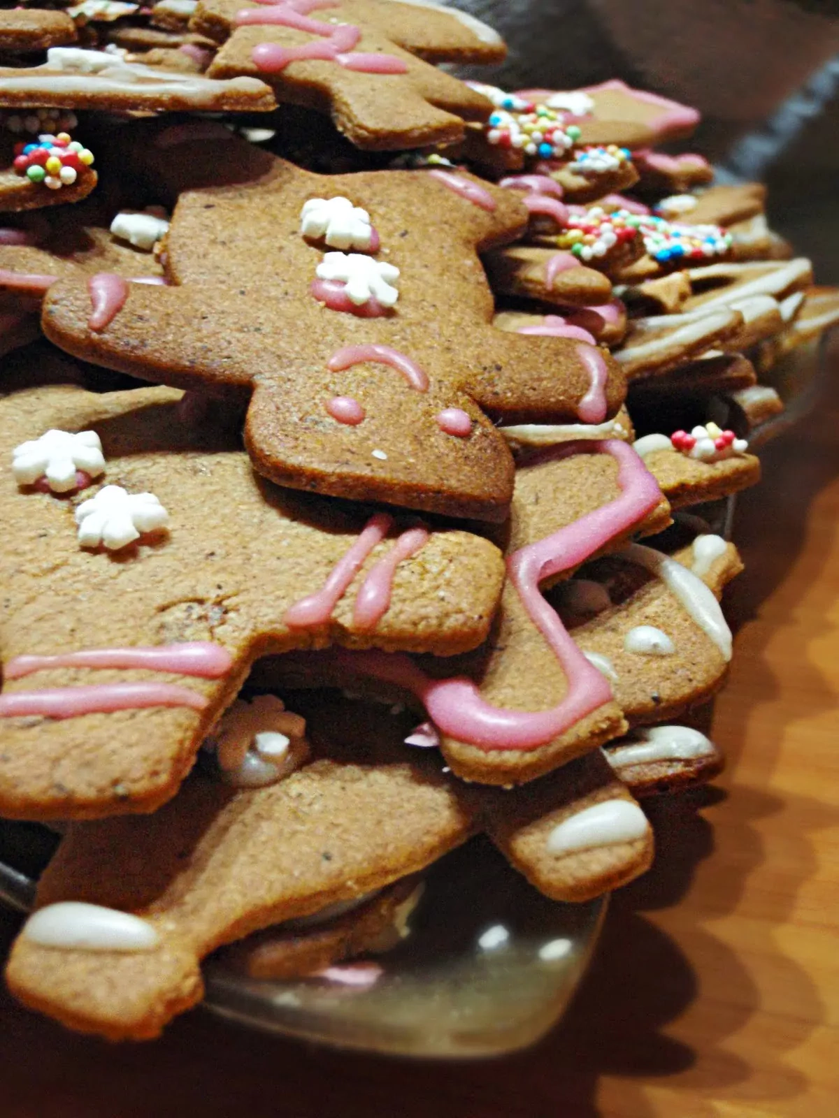 Dekoruoti sviestiniai kalėdiniai sausainiai