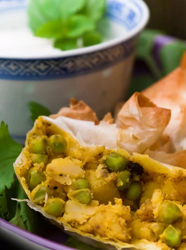 Gemüse Samosas im Filoteig aus der Muffinform - Indische Teigtaschen vegetarisch gefüllt