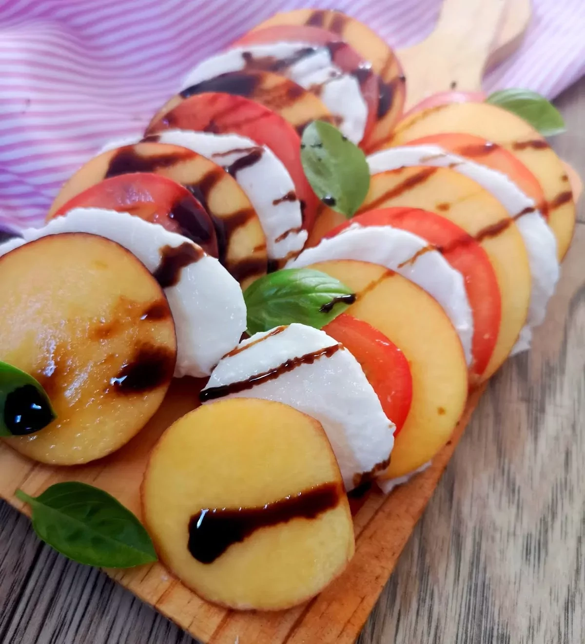 Vasariškos salotos - skanu, greita ir šis tas naujo!