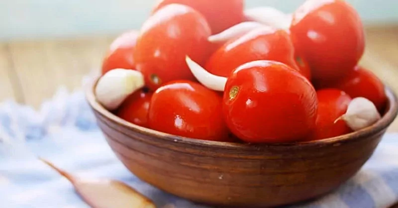 Greiti trumpai rauginti pomidorai "Alegro": dar šviežių neatsivalgėme, bet kaip gi norisi tokių, su keptomis bulvytėmis!